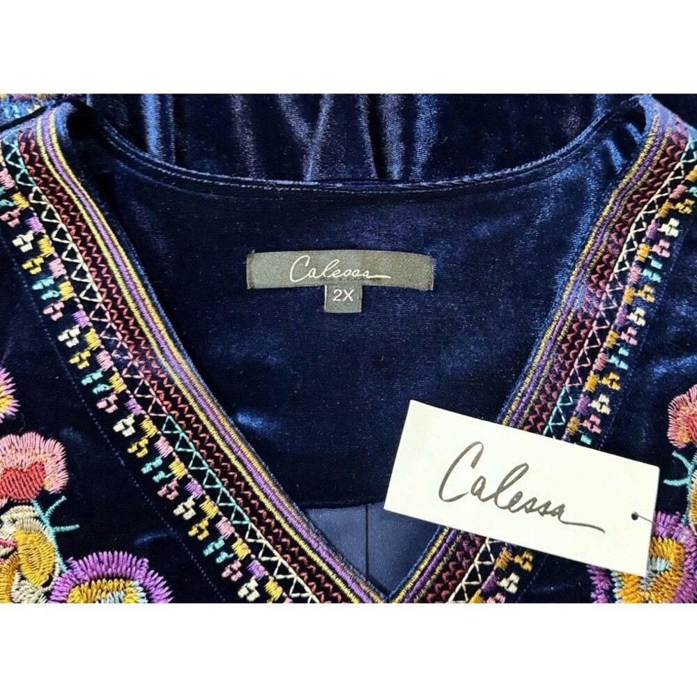 CALESSA Plus Size Blue Velvet Embroidered 3/4 Sleeve V-Neck Tunic. Sizes 2X - Picture 6 of 6
